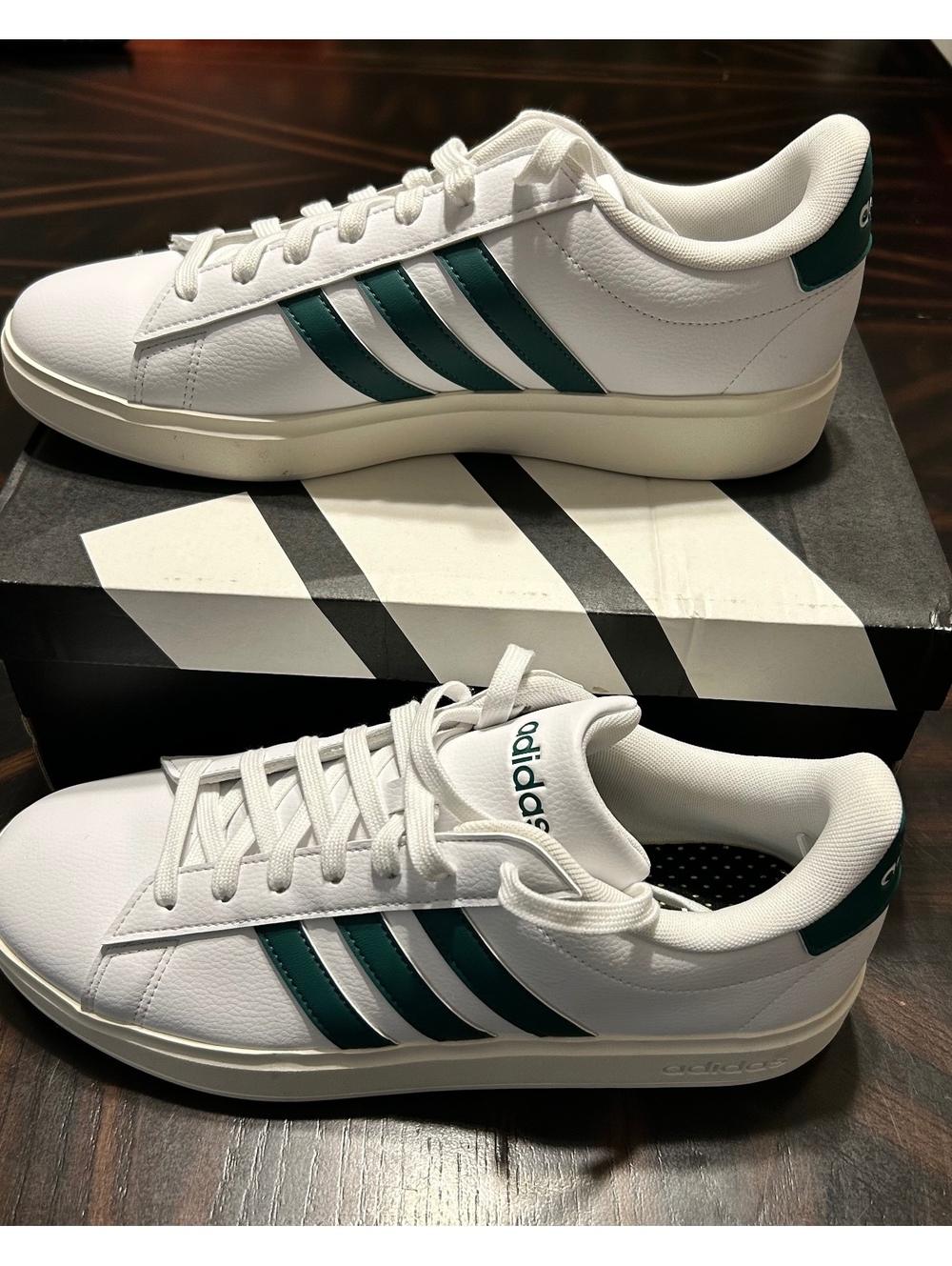 New Adidas Men's White and Green Cloudfoam Comfort Sneakers Size 11